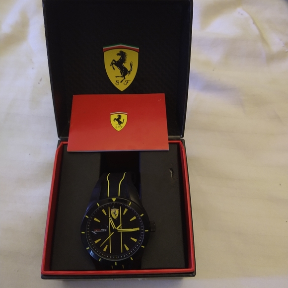 Ferrari watch - Picture 2 of 6
